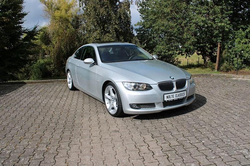 Silber Gebraucht 2007 BMW 335 Performance Coupé | 25.990 € (Teuer) - Bild 1/4
