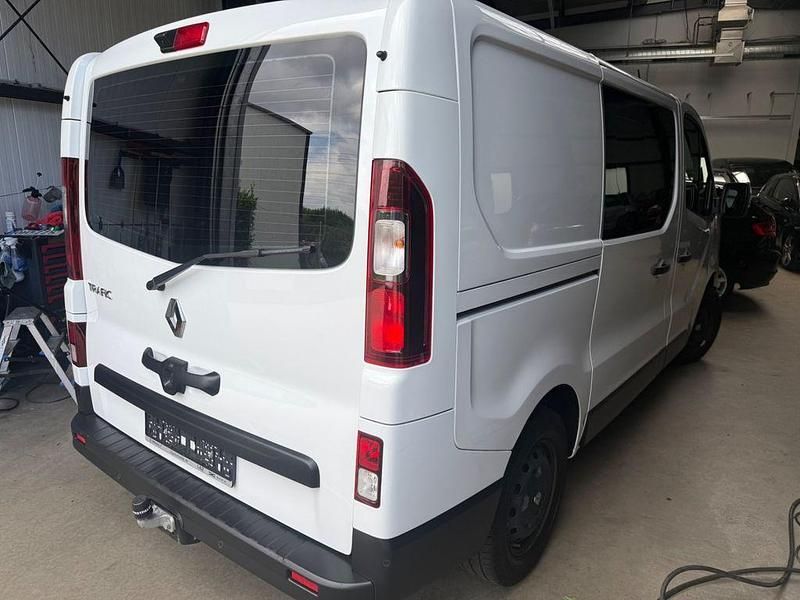 Gebraucht Renault Trafic 150 PS (110 kW) 2024 Weiß Van / Kleinbus