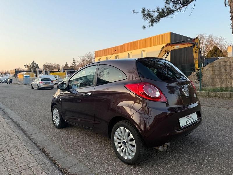 Gebraucht Ford Ka Titanium 69 PS (50 kW) 2011 Braun Kleinwagen