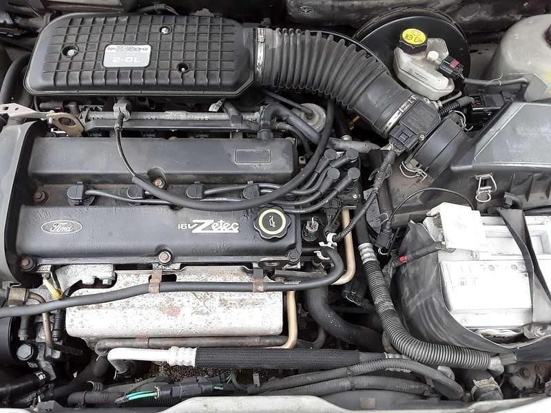 Gebraucht Ford Mondeo 116 PS (85 kW) 1999 Beige Limousine