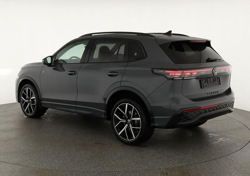 Neu VW Tiguan R-line 193 PS (141 kW) 2025 Delfingrau metallic SUV