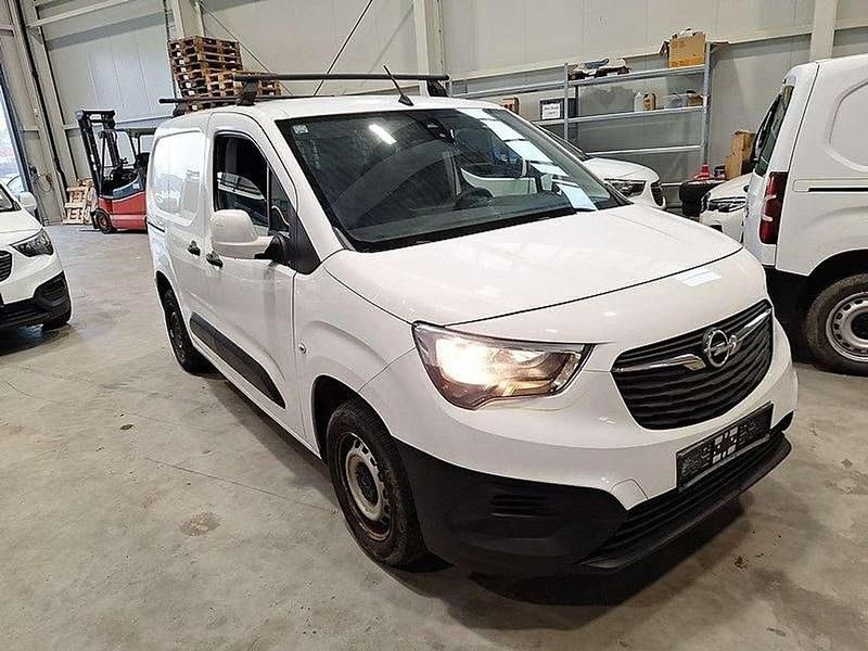 Gebraucht Opel Combo Edition 102 PS (75 kW) 2020 Weiß Van