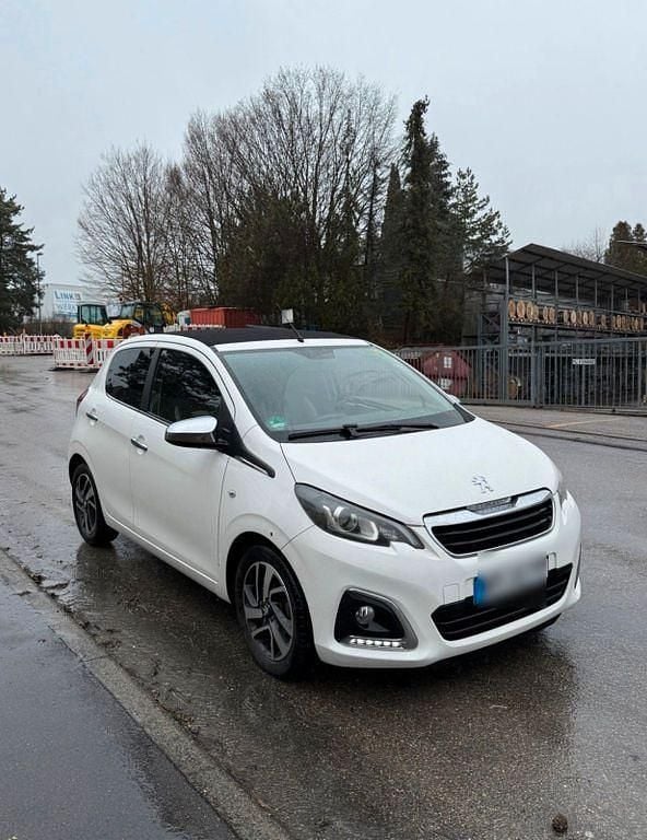 Gebraucht Peugeot 108 Active 82 PS (60 kW) 2016 Weiß Kleinwagen