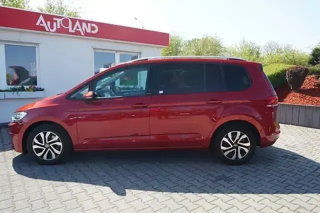 Gebraucht VW Touran Active 150 PS (110 kW) 2023 Rot Van / Kleinbus