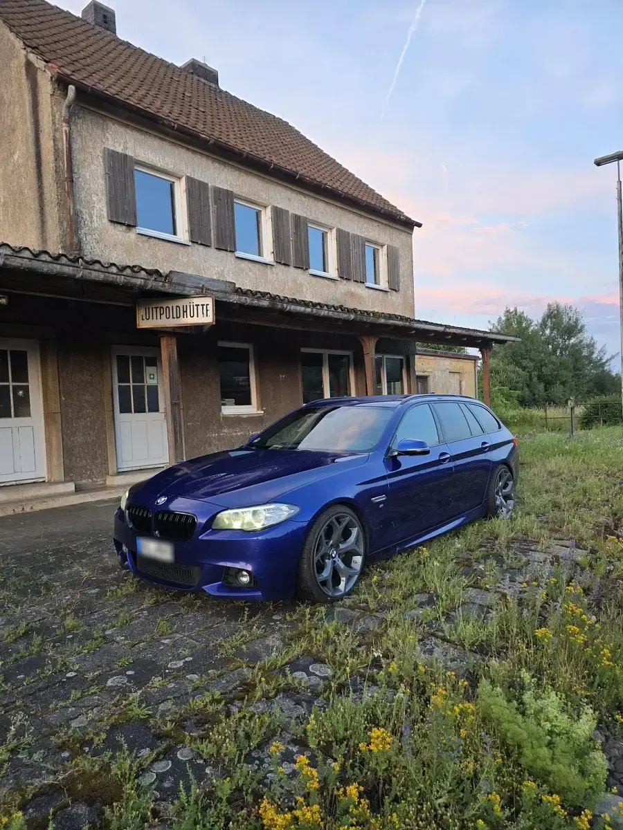 Gebraucht BMW 530 M Sport 258 PS (189 kW) 2015 Blau Kombi