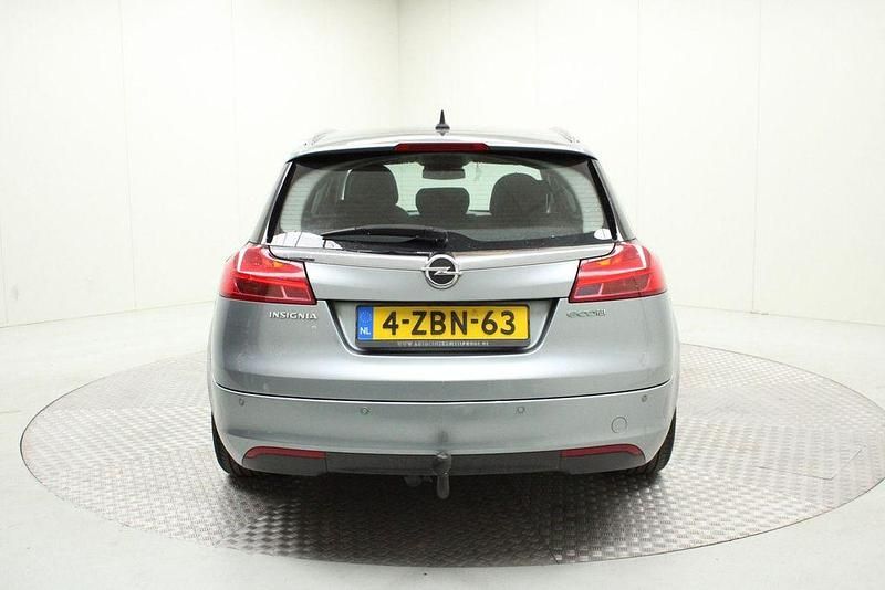 Gebraucht Opel Insignia Cosmo 131 PS (96 kW) 2011 Grau Kombi