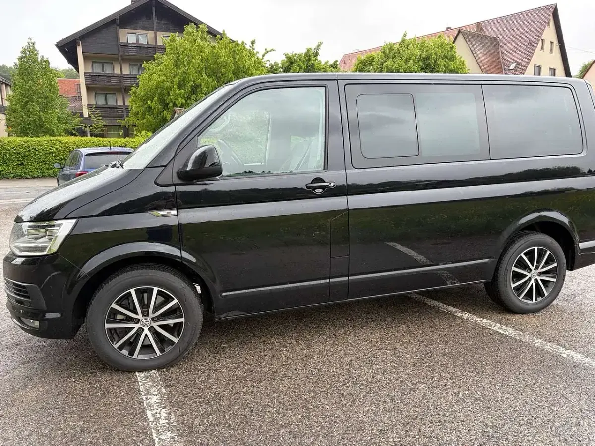 Gebraucht VW Multivan Comfortline 204 PS (150 kW) 2018 Schwarz Van / Kleinbus