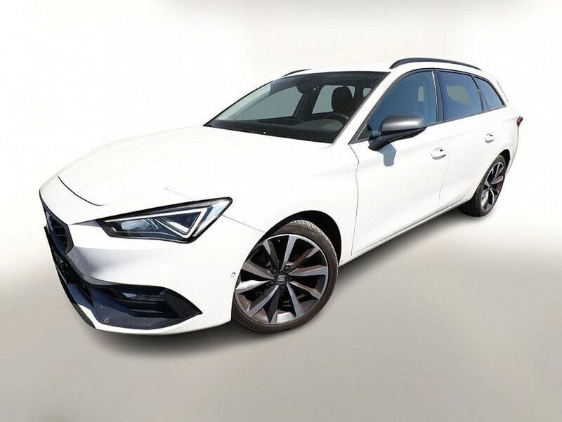 Weiss Gebraucht 2021 Seat Leon ST FR Kombi | 18.549 € (Teuer) - Bild 1/4