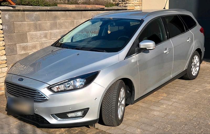 Gebraucht Ford Focus Titanium 150 PS (110 kW) 2018 Grau Kombi