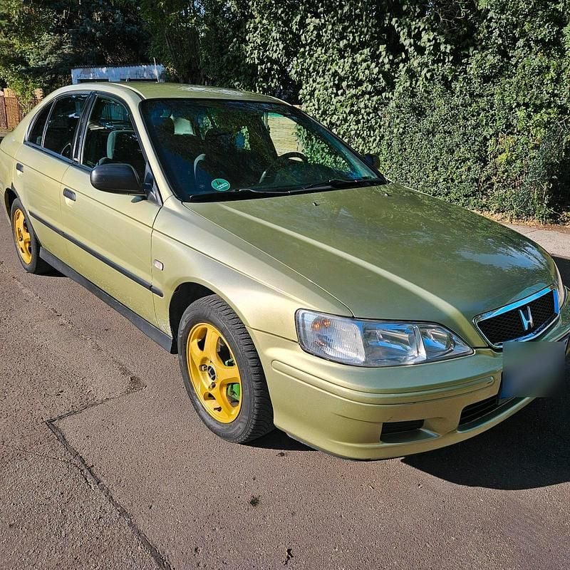 Gelb Gebraucht 2000 Honda Accord LS Limousine | 1.950 € (Fairer Preis) - Bild 1/4