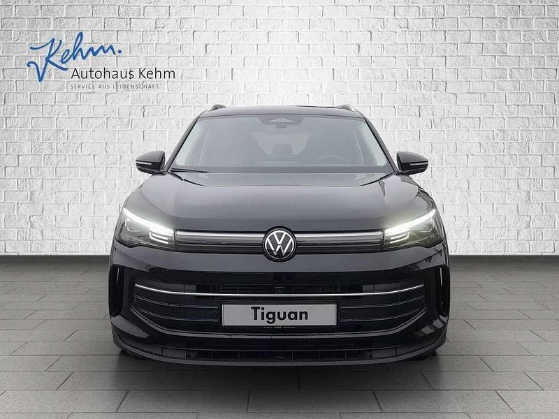Neu VW Tiguan Life 150 PS (110 kW) 2026 Grenadillschwarz metallic SUV