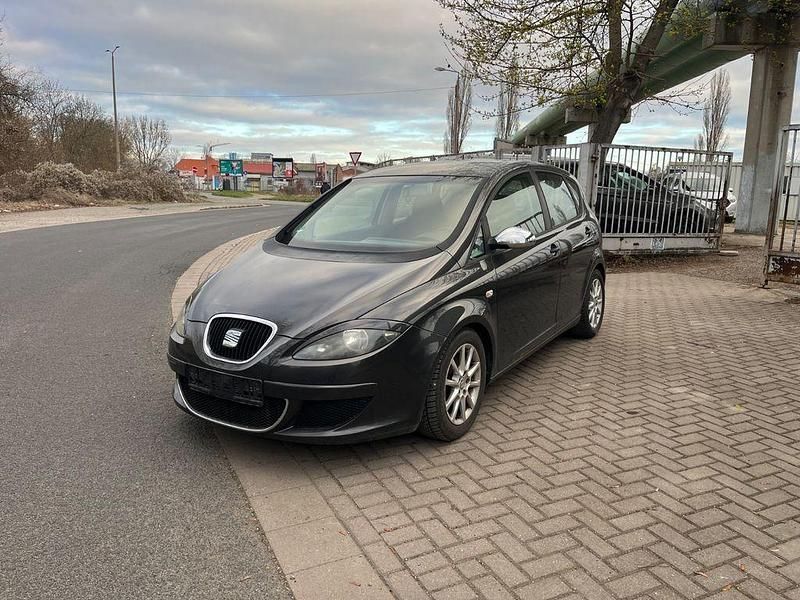 Gebraucht Seat Altea Reference 102 PS (75 kW) 2005 Grau Van / Kleinbus