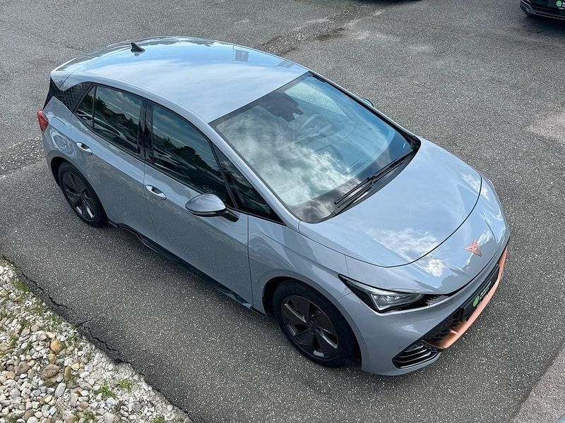 Grau Gebraucht 2022 Cupra Born Kleinwagen | 20.900 € (Fairer Preis) - Bild 1/4