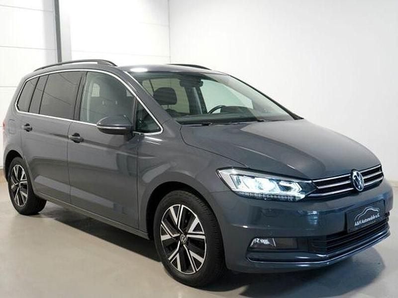 Grau Gebraucht 2021 VW Touran Highline Van / Kleinbus | 22.900 € (Guter Preis) - Bild 1/4