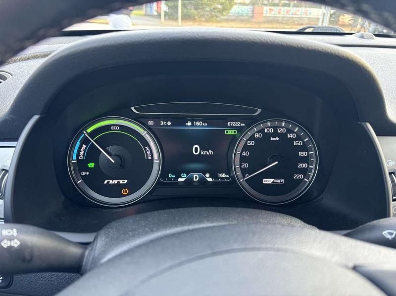 Gebraucht Kia Niro Spirit 105 PS (77 kW) 2017 Grau SUV