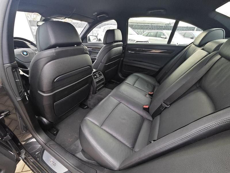 Gebraucht BMW 730 258 PS (189 kW) 2015 Grau Limousine