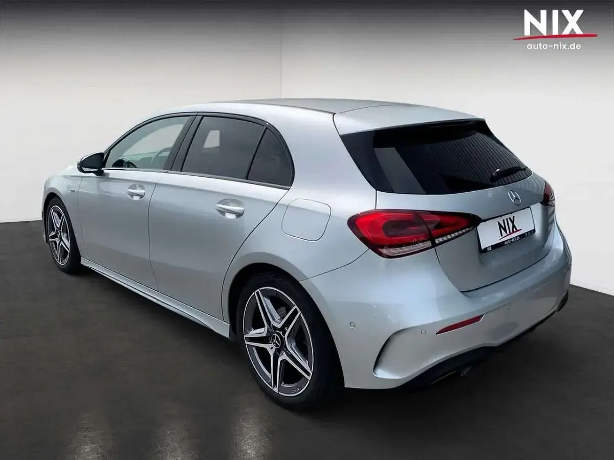 Gebraucht Mercedes A200 Edition 163 PS (119 kW) 2022 Iridiumsilber Limousine
