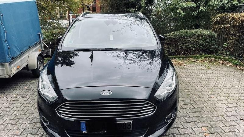 Gebraucht Ford S-MAX Titanium 150 PS (110 kW) 2017 Schwarz Van / Kleinbus