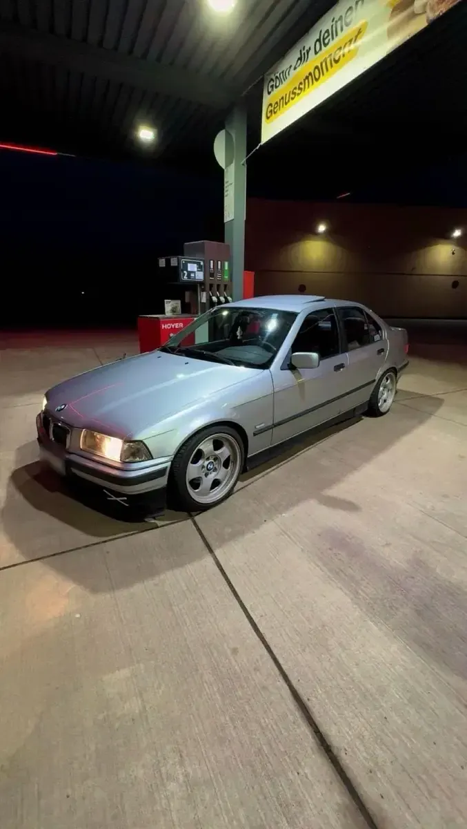 Gebraucht BMW 316 102 PS (75 kW) 1997 Silber Limousine