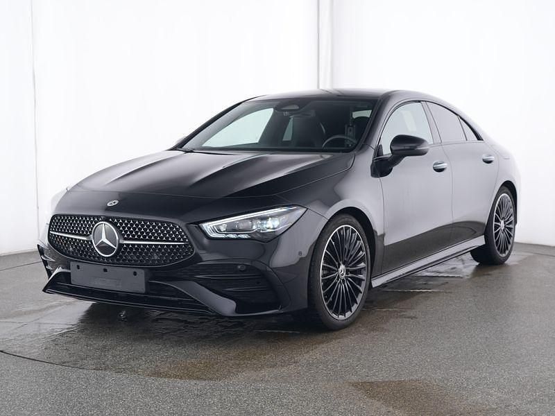 Schwarz Gebraucht 2024 Mercedes CLA200 AMG Limousine | 44.880 € - Bild 1/4