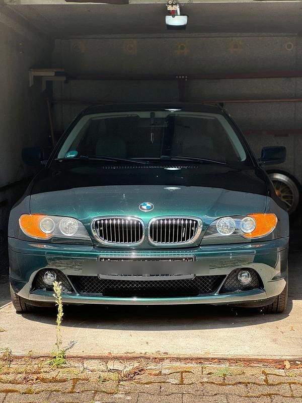 Grün Gebraucht 2003 BMW 320 Coupé | 6.000 € (Fairer Preis) - Bild 1/4