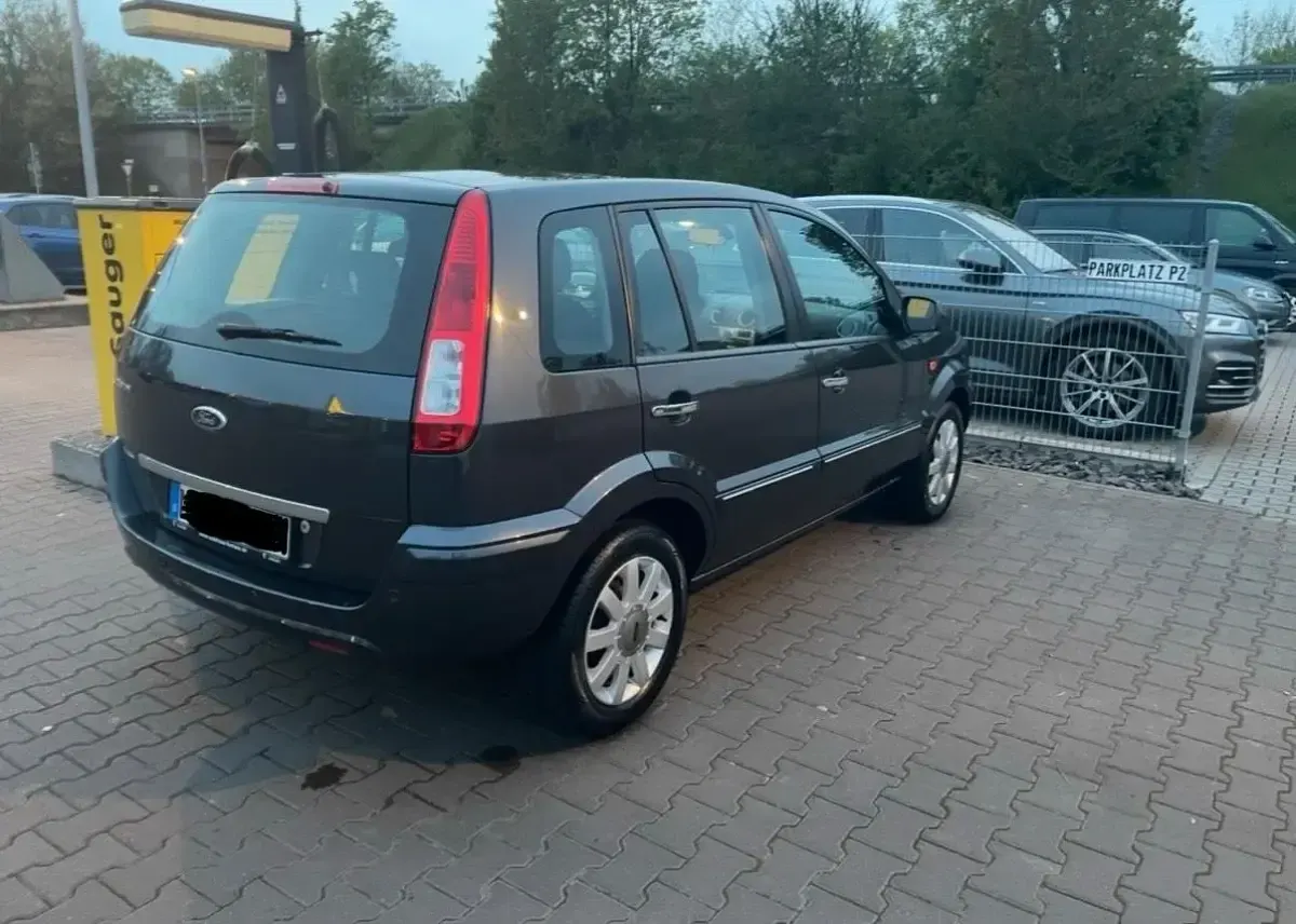 Gebraucht Ford Fusion 101 PS (74 kW) 2010 Blau Kleinwagen