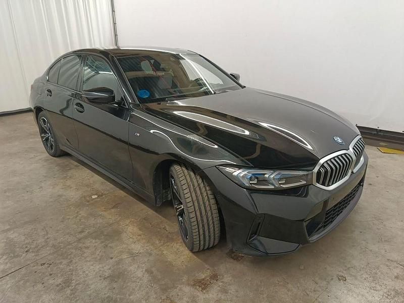 Gebraucht BMW 320e M Sport 204 PS (150 kW) 2024 Schwarz Limousine