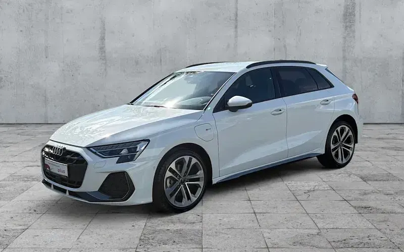 Gebraucht Audi A3 S-Line 204 PS (150 kW) 2025 Gletscherweiß metallic Limousine