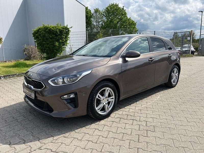 Gebraucht Kia Ceed 101 PS (74 kW) 2020 Braun Kleinwagen