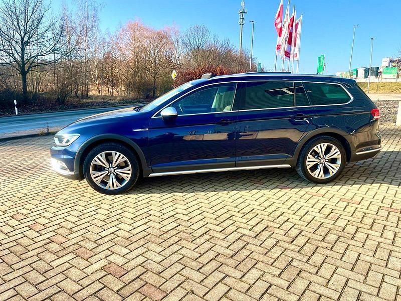 Gebraucht VW Passat Alltrack 239 PS (175 kW) 2017 Night blue Kombi