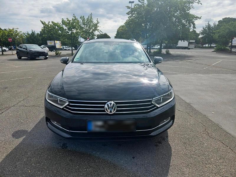 Używany VW Passat Highline 120 KM (88 kW) 2017 Czarny Kombi