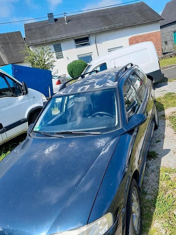 Blau Gebraucht 2001 Opel Vectra Kombi | 799 € (Guter Preis) - Bild 1/4