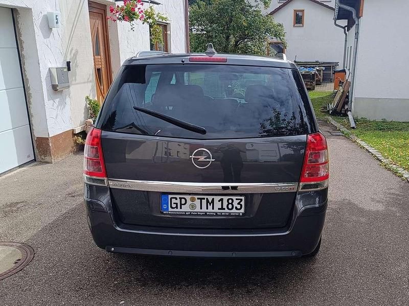 Gebraucht Opel Zafira Sport 125 PS (91 kW) 2010 Grau Van / Kleinbus