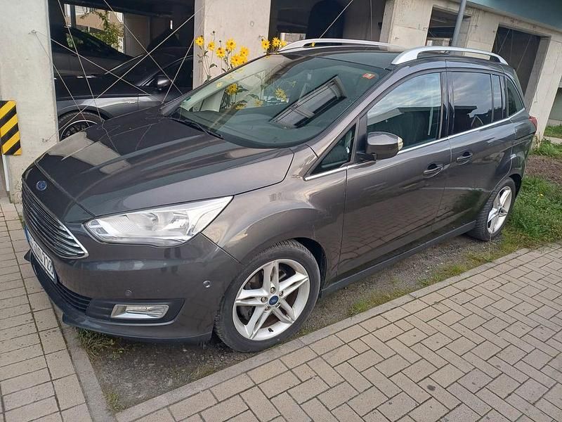 Grau Gebraucht 2019 Ford Grand C-Max Titanium Van / Kleinbus | 13.500 € (Fairer Preis) - Bild 1/4