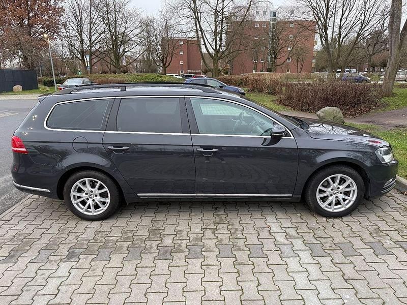 Gebraucht VW Passat 140 PS (102 kW) 2011 Grau Kombi