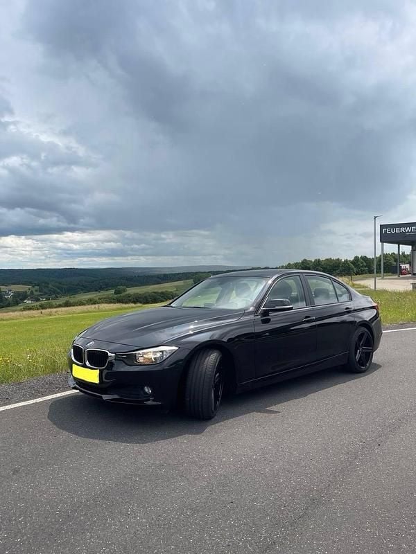 Gebraucht 2013 BMW 316 Limousine | 15.300 € (Teuer) - Bild 1/4