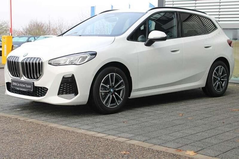 Neu BMW 218 M Sport 150 PS (110 kW) 2026 Alpinweiß uni Kombi