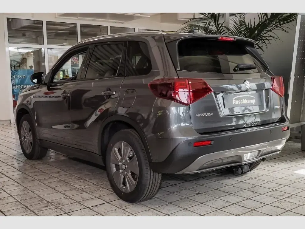Neu Suzuki Vitara Comfort 110 PS (80 kW) 2026 Grau SUV