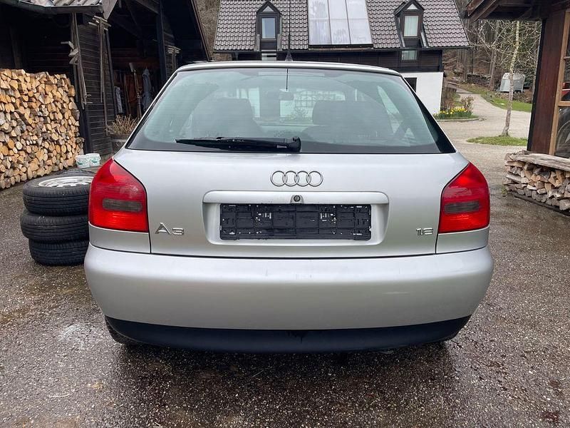 Gebraucht Audi A3 Ambiente 101 PS (74 kW) 1999 Silber Kleinwagen