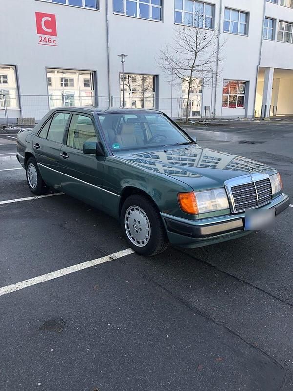 Second-hand Mercedes E280 193 CP (141 kW) 1993 Verde Berlinǎ