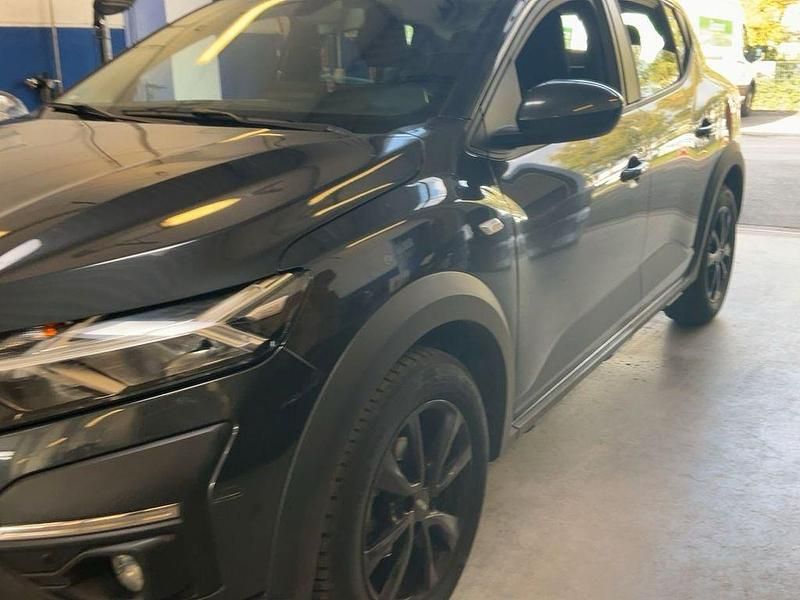 Gebraucht Dacia Sandero Comfort 101 PS (74 kW) 2022 Grau Limousine