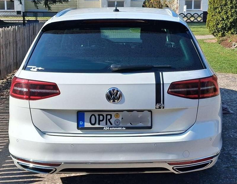 Gebraucht VW Passat Highline 150 PS (110 kW) 2018 Weiß Kombi