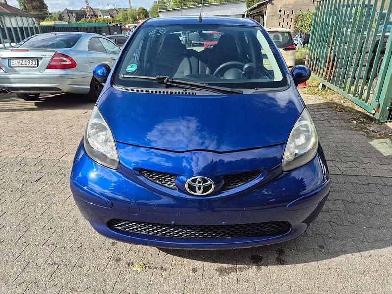 Gebraucht Toyota Aygo 68 PS (50 kW) 2007 Blue mica Kleinwagen