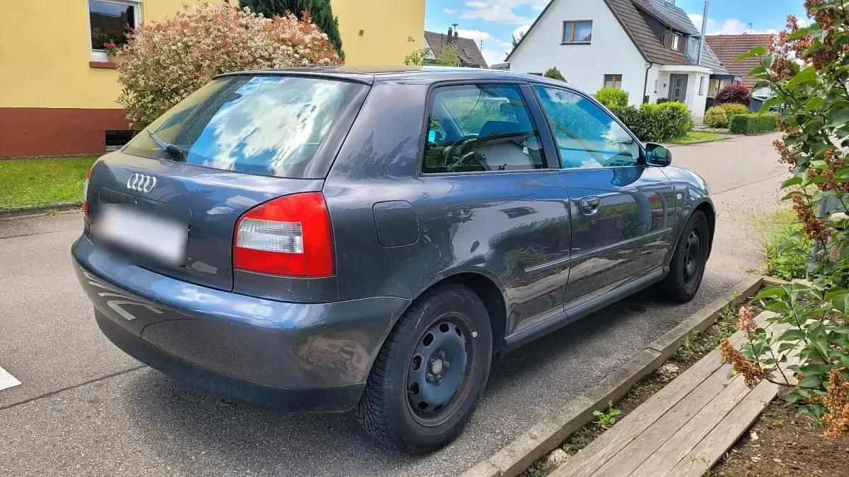 Używany Audi A3 120 KM (88 kW) 2000 Szary Hatchback