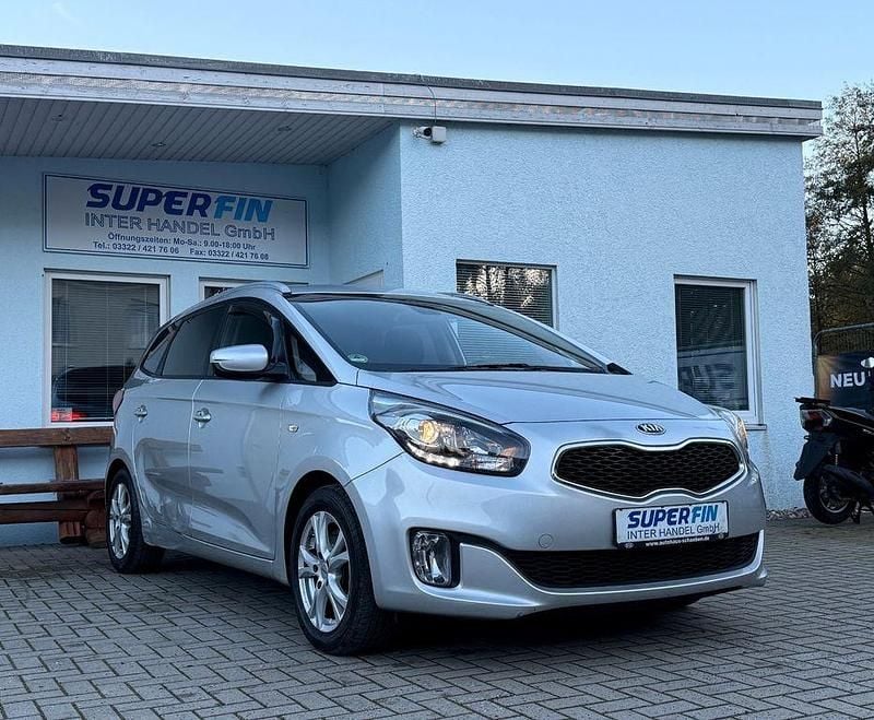 Gebraucht Kia Carens Spirit 135 PS (99 kW) 2015 Silber Van / Kleinbus