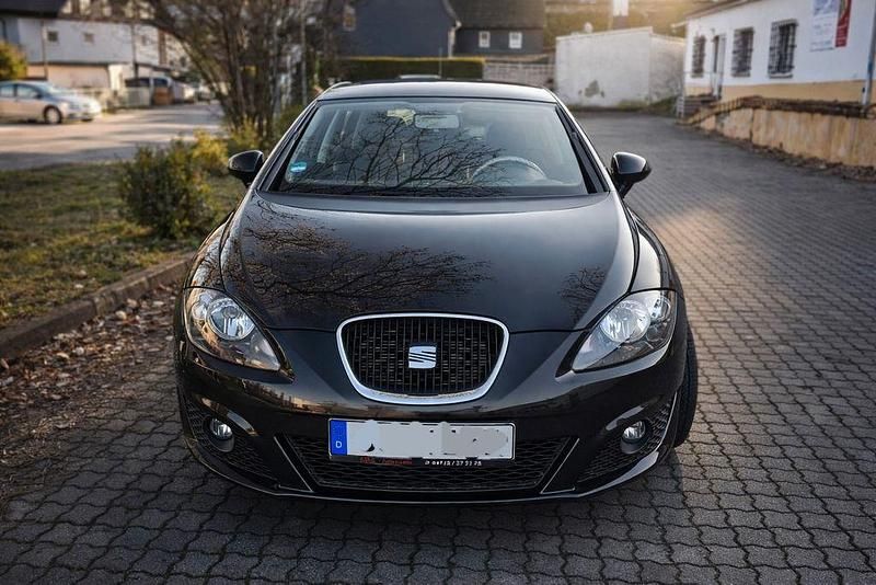 Gebraucht Seat Leon Style 105 PS (77 kW) 2012 Schwarz Limousine