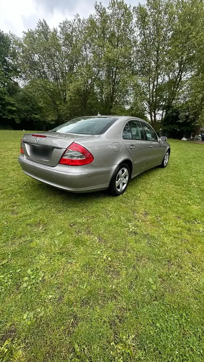 Gebraucht Mercedes E220 170 PS (125 kW) 2007 Gold Limousine