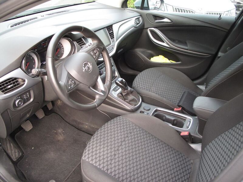 Gebraucht Opel Astra Business 110 PS (80 kW) 2018 Diamant blau(m2) / diam silb (metallic) Limousine