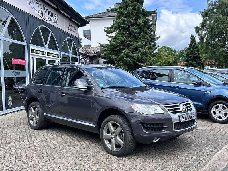 Grau Gebraucht 2007 VW Touareg SUV | 10.900 € (Etwas zu teuer) - Bild 1/4