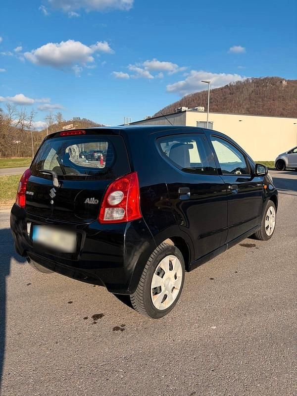 Gebraucht Suzuki Alto 68 PS (50 kW) 2011 Schwarz Kleinwagen